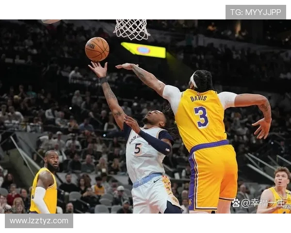 季后赛激战湖人对决马刺精彩直播全程回顾与分析